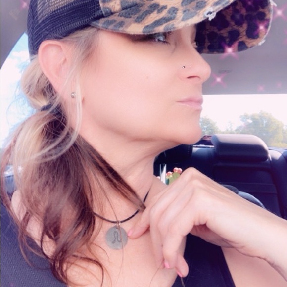 Meet your Posher, Shelley - Picture 5 of 5